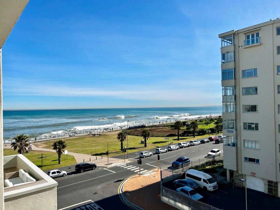 To Let 3 Bedroom Property for Rent in Mouille Point Western Cape